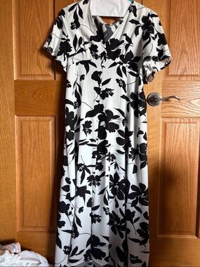 SHEIN Black & White Floral Empire Waist Maxi Dress
